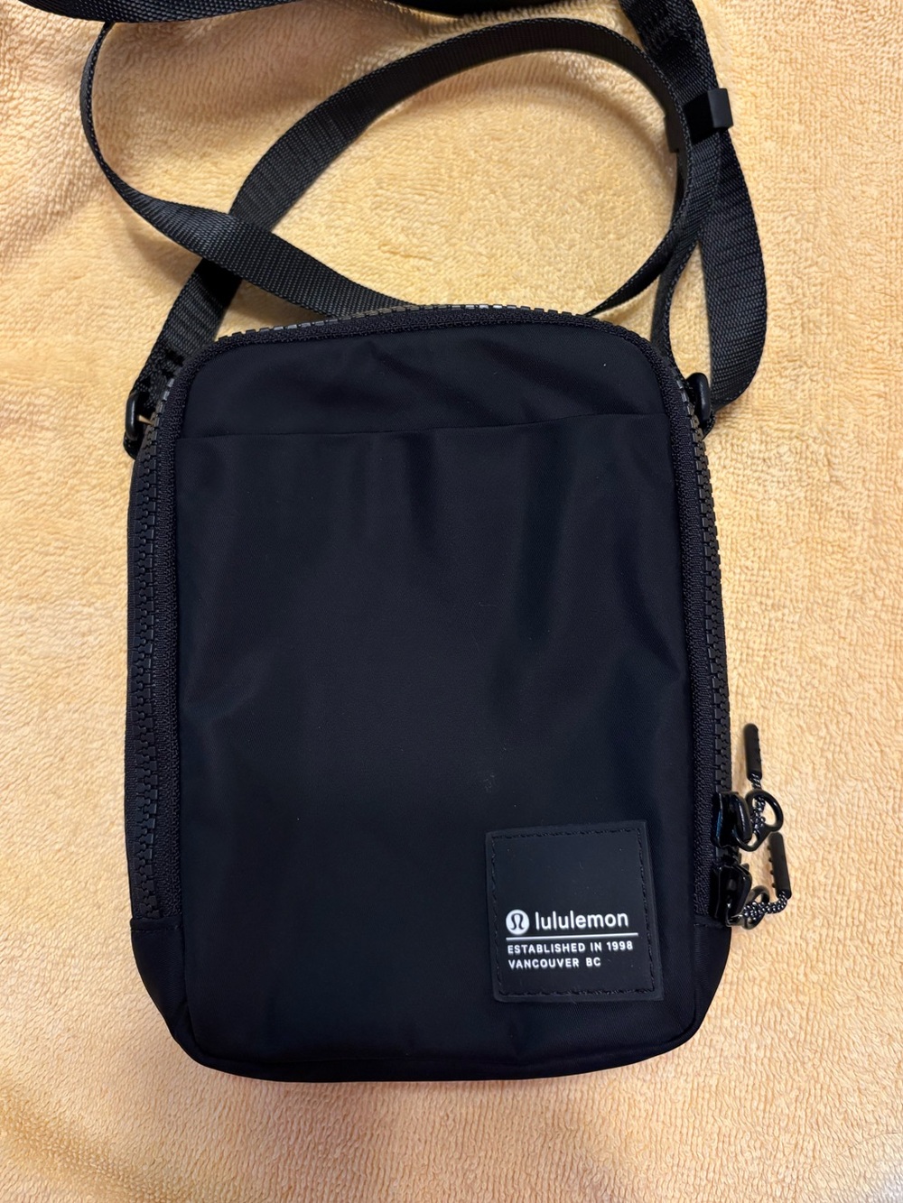 lululemon athletica Black Compact Crossbody Pouch